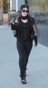 KAT-VON-D-Out-Shopping-on-Melrose-17